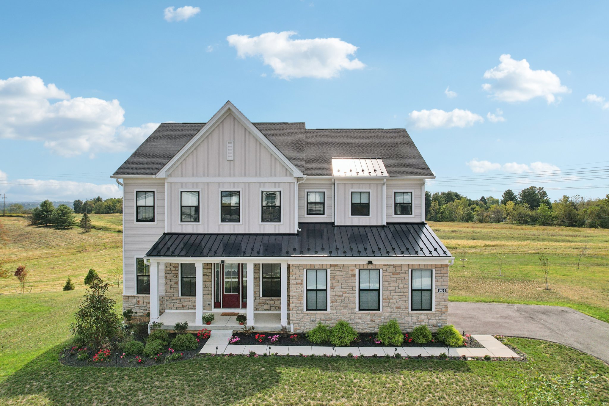 Hawthorn Dr-S2409-070.jpg