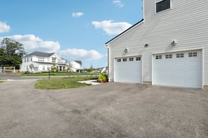 Hawthorn Dr-S2409-004.jpg