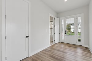 Hawthorn Dr-S2409-010.jpg