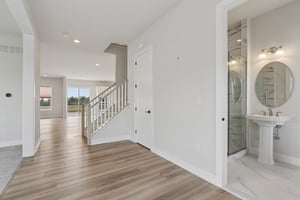 Hawthorn Dr-S2409-011.jpg