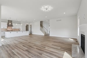 Hawthorn Dr-S2409-014.jpg