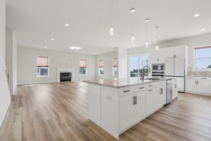 Hawthorn Dr-S2409-017.jpg
