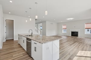 Hawthorn Dr-S2409-019.jpg