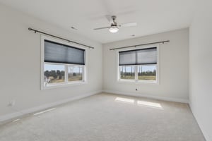 Hawthorn Dr-S2409-043.jpg