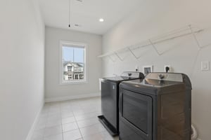 Hawthorn Dr-S2409-047.jpg