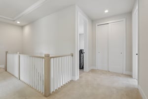 Hawthorn Dr-S2409-049.jpg