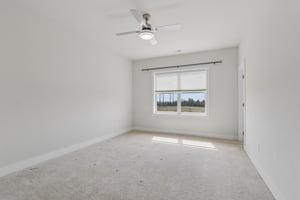 Hawthorn Dr-S2409-050.jpg