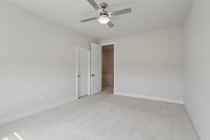 Hawthorn Dr-S2409-051.jpg