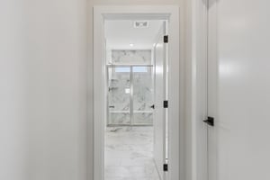 Hawthorn Dr-S2409-057.jpg