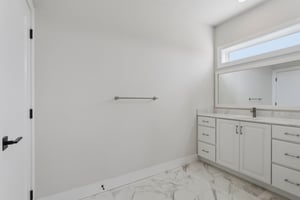 Hawthorn Dr-S2409-059.jpg