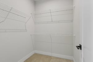 Hawthorn Dr-S2409-063.jpg