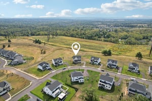 Hawthorn Dr-S2409-074.jpg