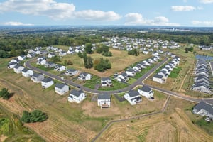 Hawthorn Dr-S2409-077.jpg