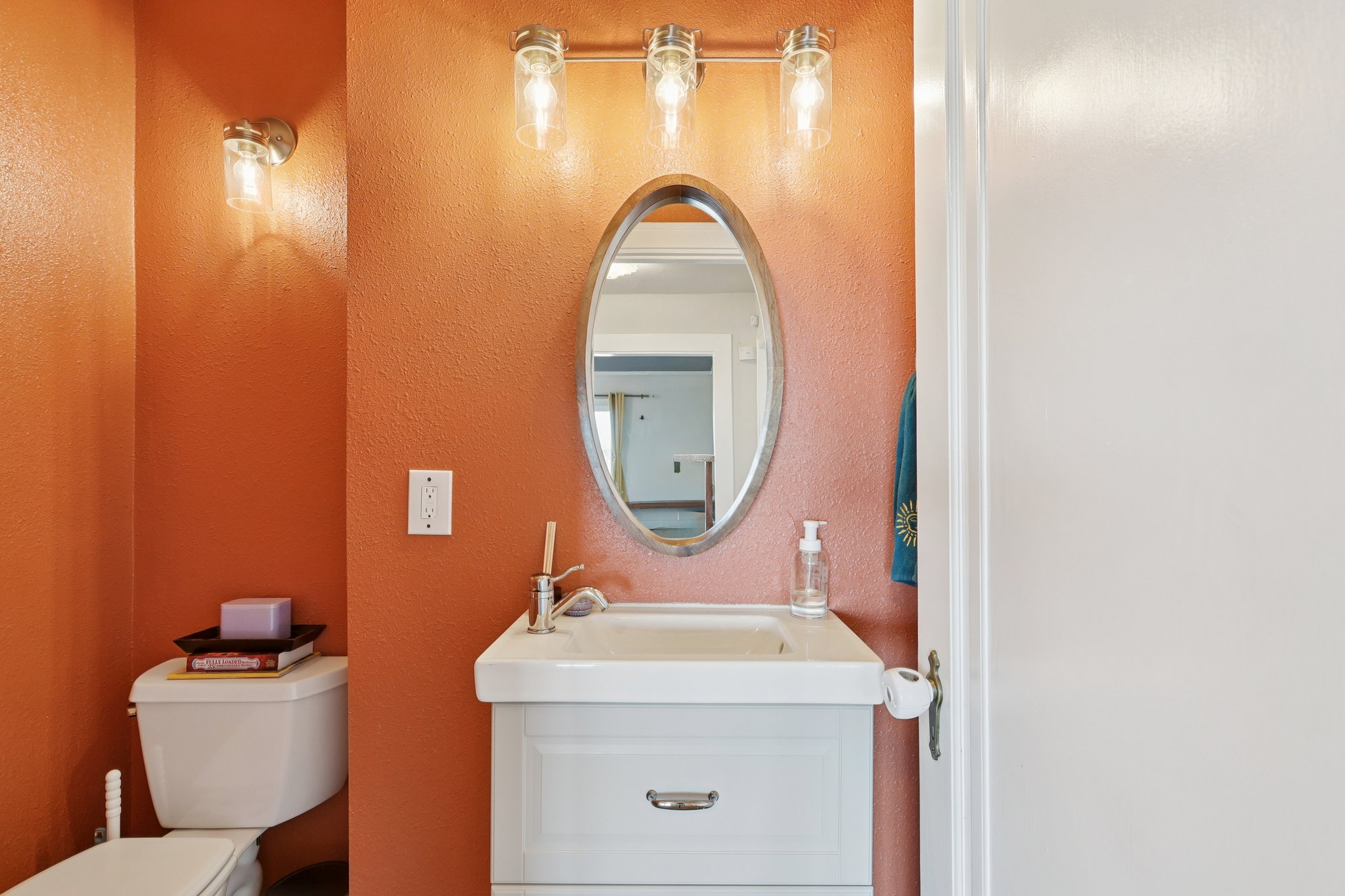 N 30th St-S2501-023.jpg