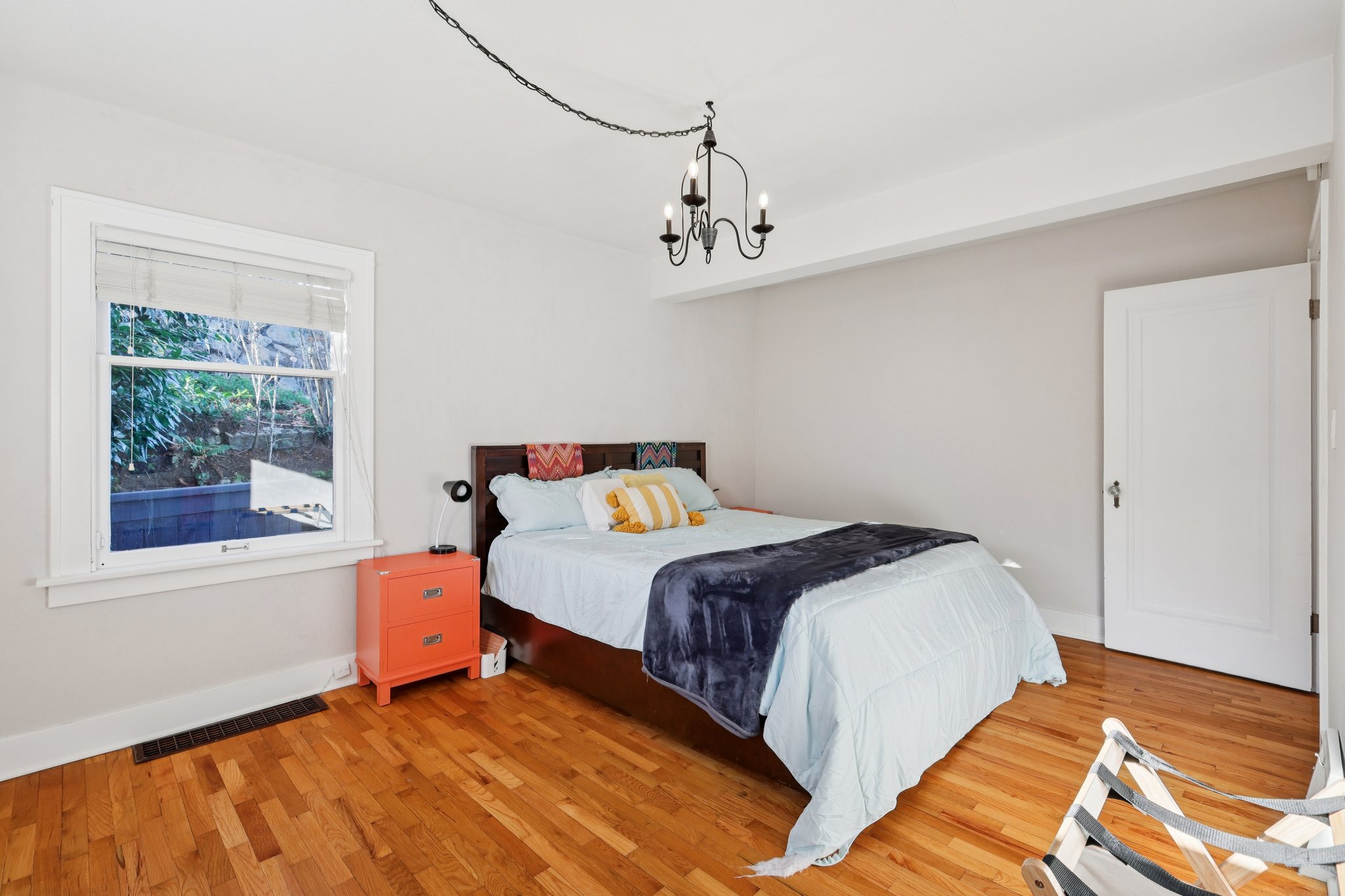 N 30th St-S2501-028.jpg