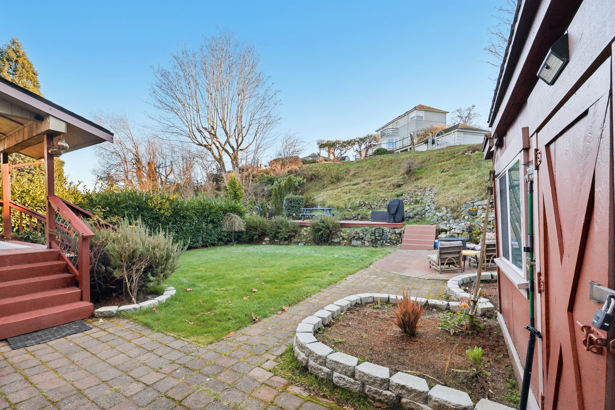 N 30th St-S2501-036.jpg