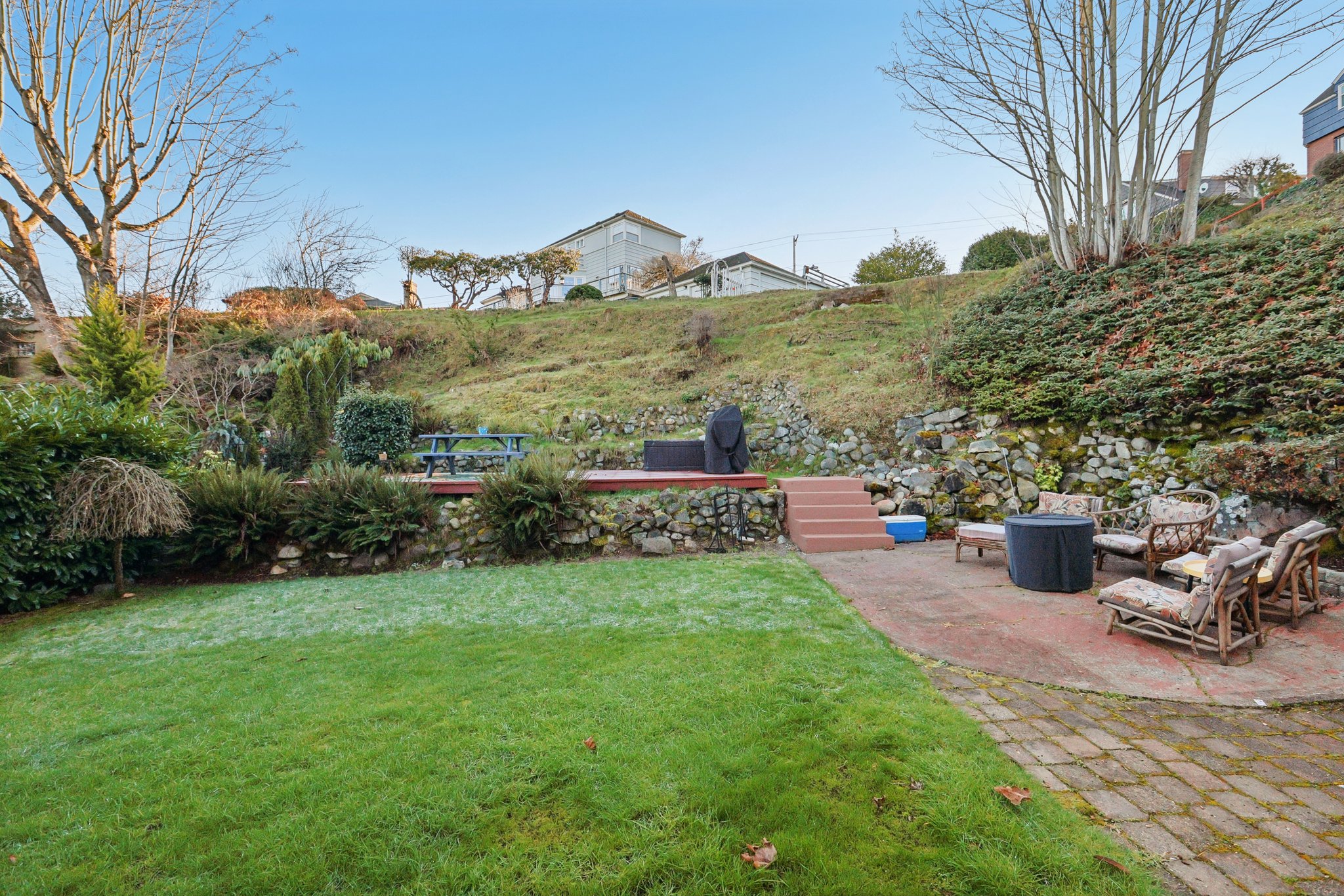 N 30th St-S2501-042.jpg