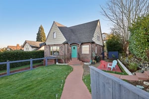 N 30th St-S2501-001.jpg