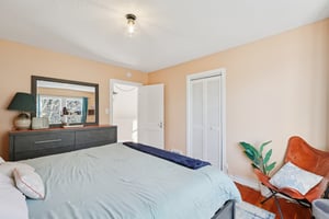 N 30th St-S2501-018.jpg