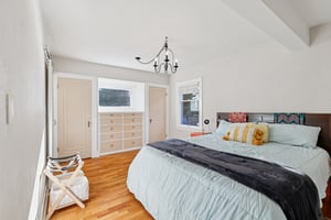 N 30th St-S2501-026.jpg