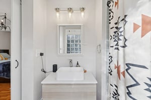 N 30th St-S2501-029.jpg