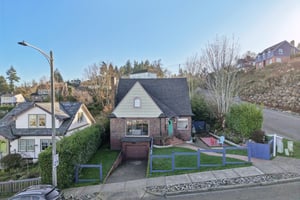 N 30th St-S2501-044.jpg