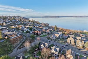 N 30th St-S2501-051.jpg