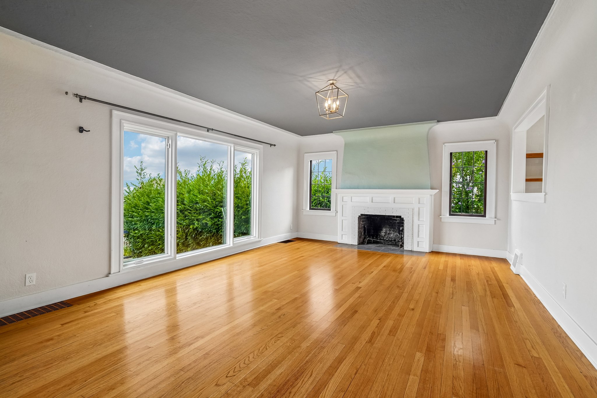 - 2624 N 30th St-S1108-010.jpg