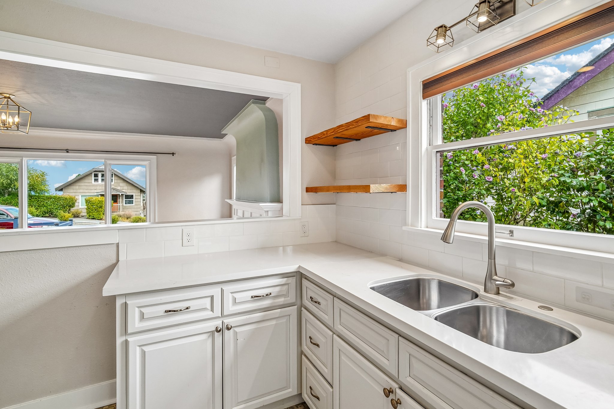- 2624 N 30th St-S1108-019.jpg