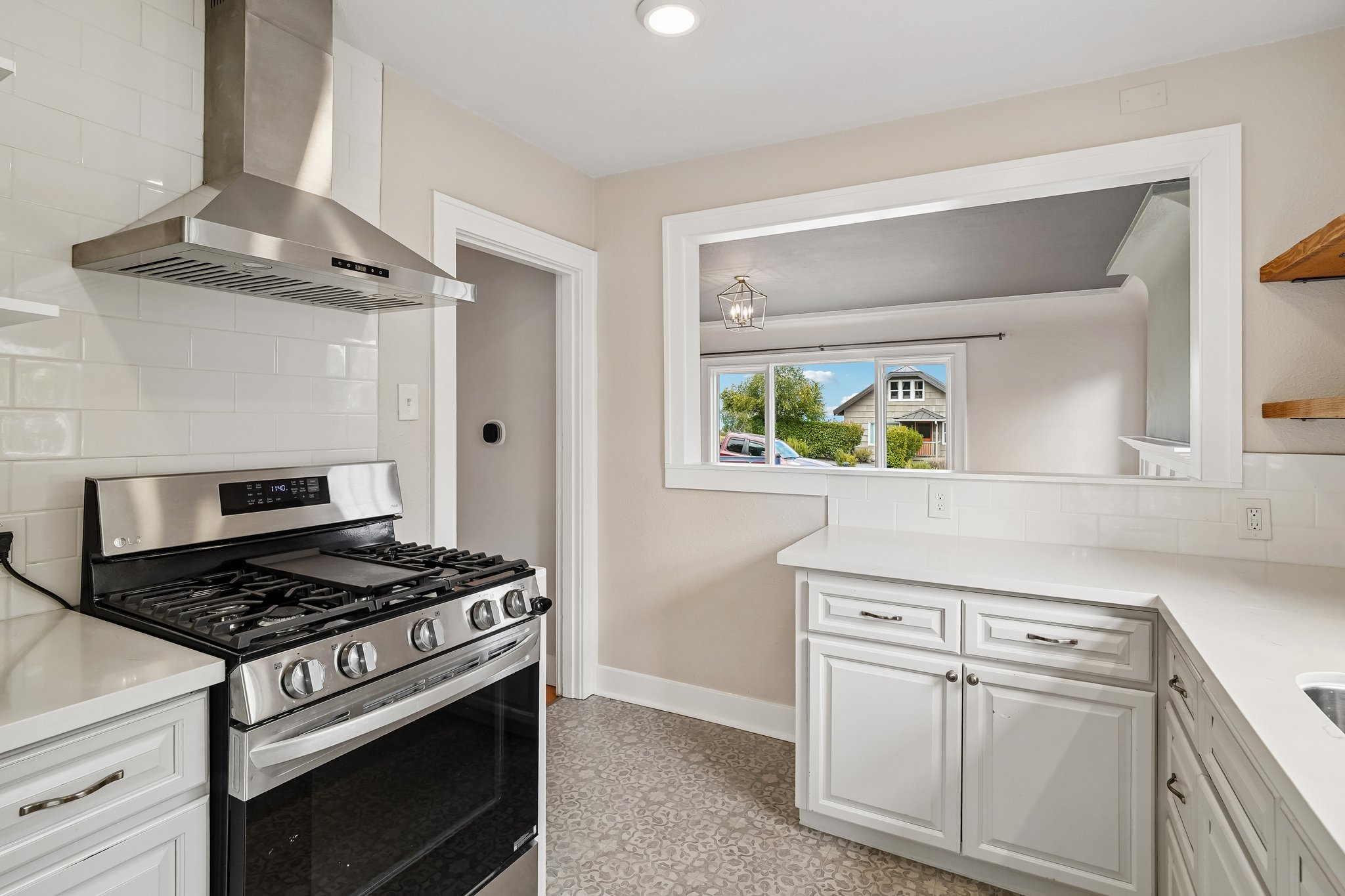 - 2624 N 30th St-S1108-020.jpg
