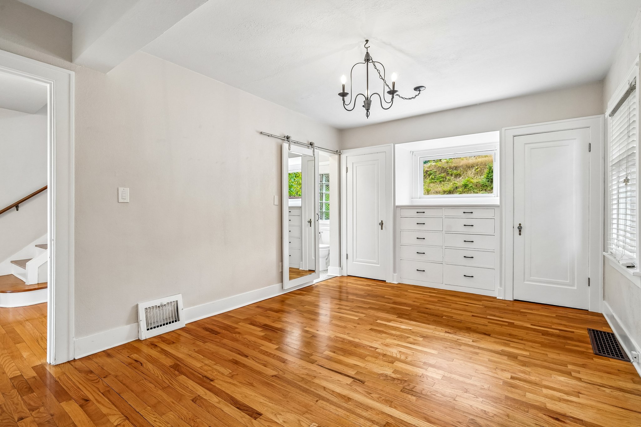 - 2624 N 30th St-S1108-032.jpg