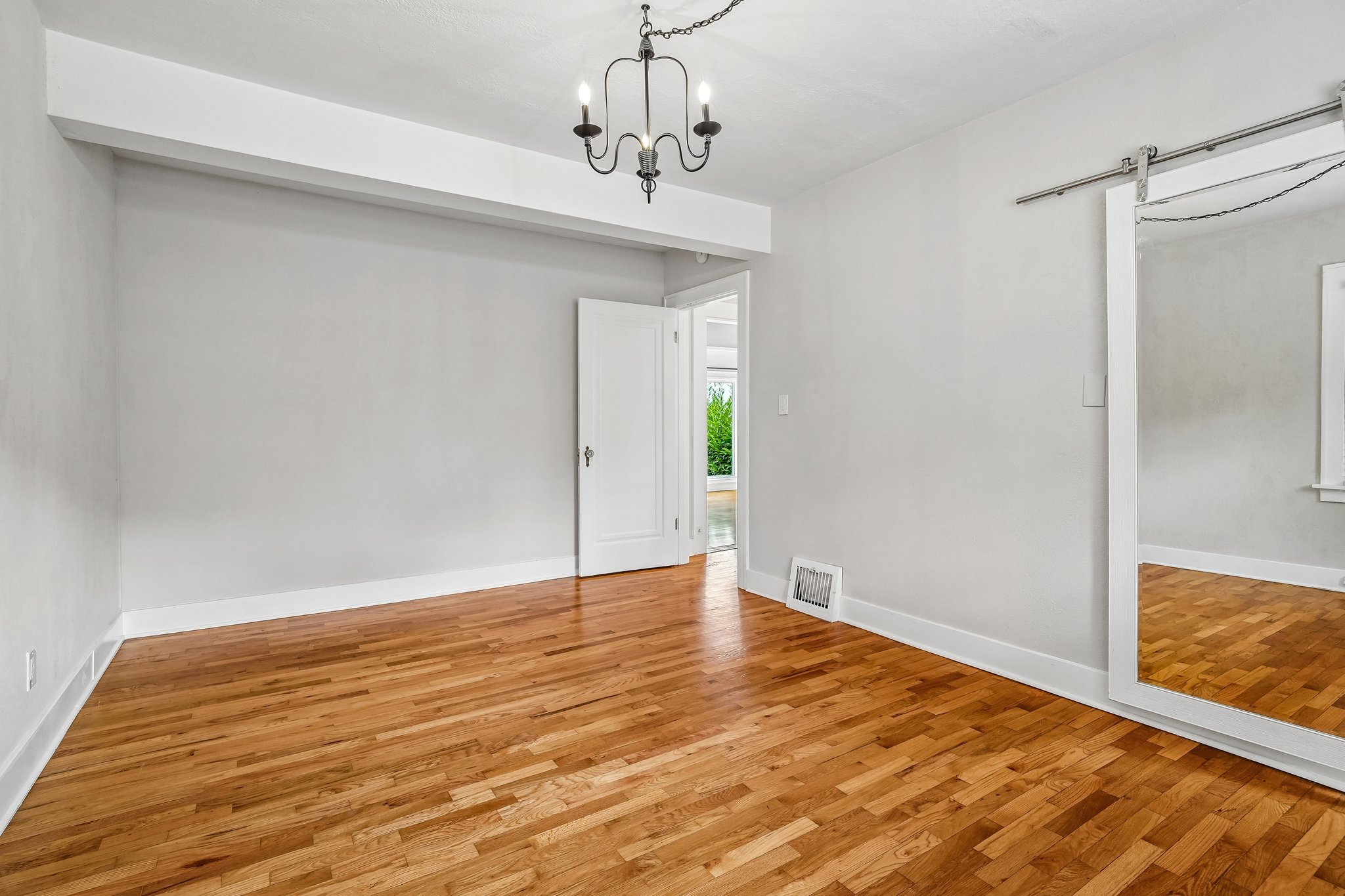 - 2624 N 30th St-S1108-033.jpg