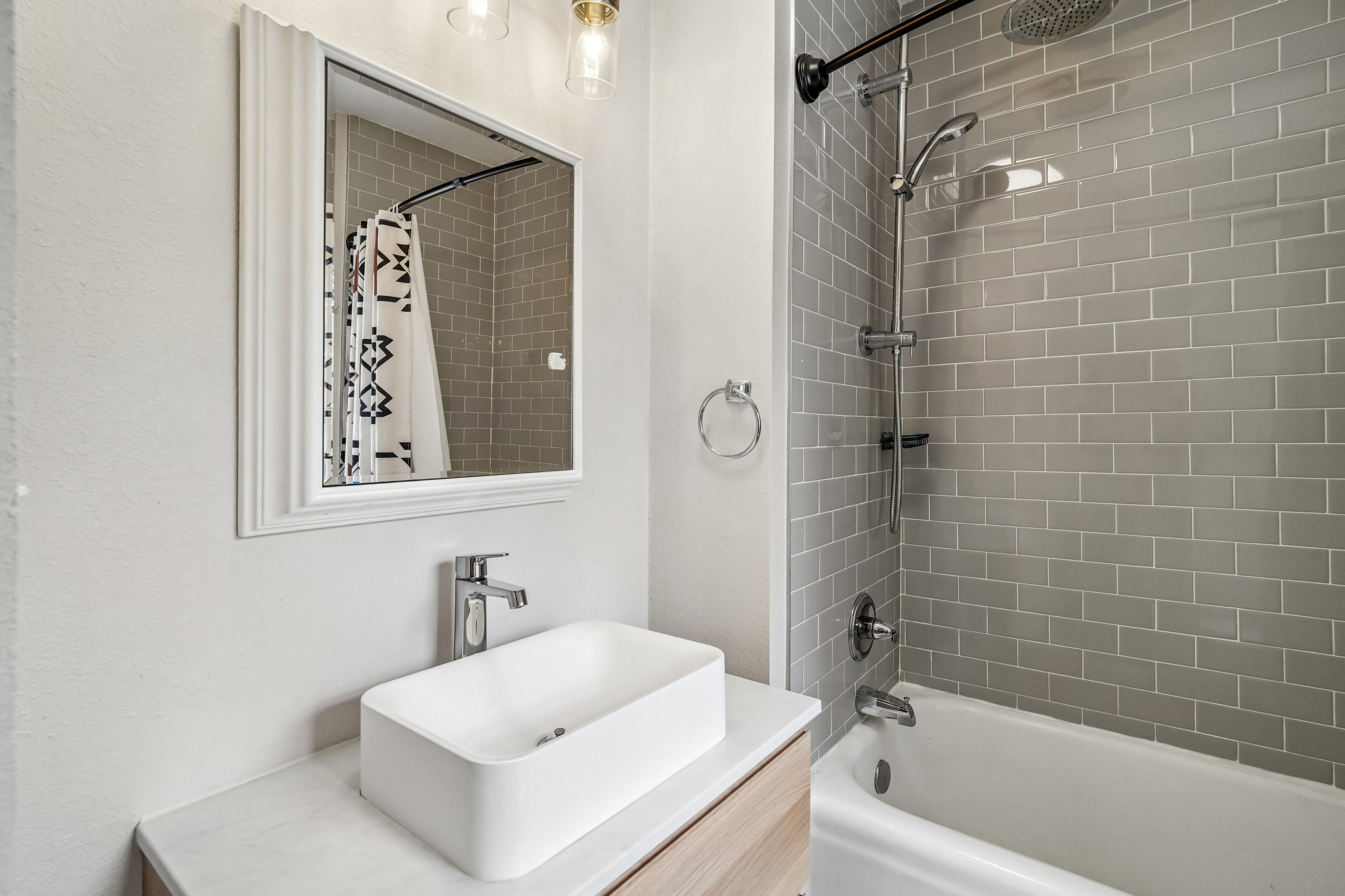 - 2624 N 30th St-S1108-034.jpg