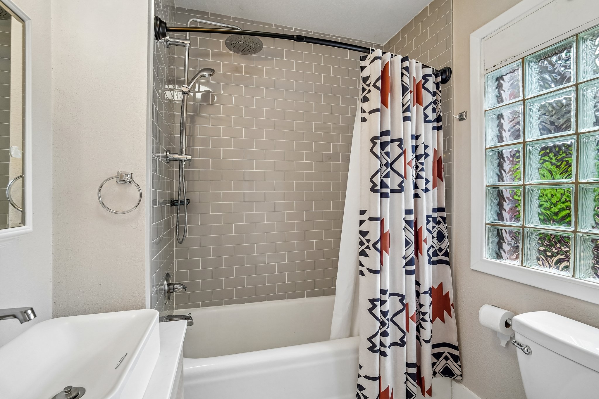 - 2624 N 30th St-S1108-035.jpg