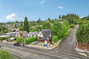 N 30th St-S0606-057.jpg
