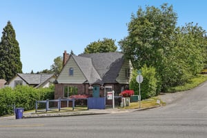 N 30th St-S1006-001.jpg