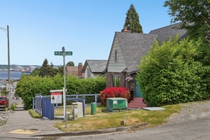 N 30th St-S1006-008.jpg