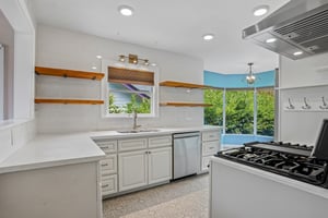 N 30th St-S1006-013.jpg
