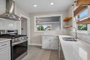 N 30th St-S1006-020.jpg
