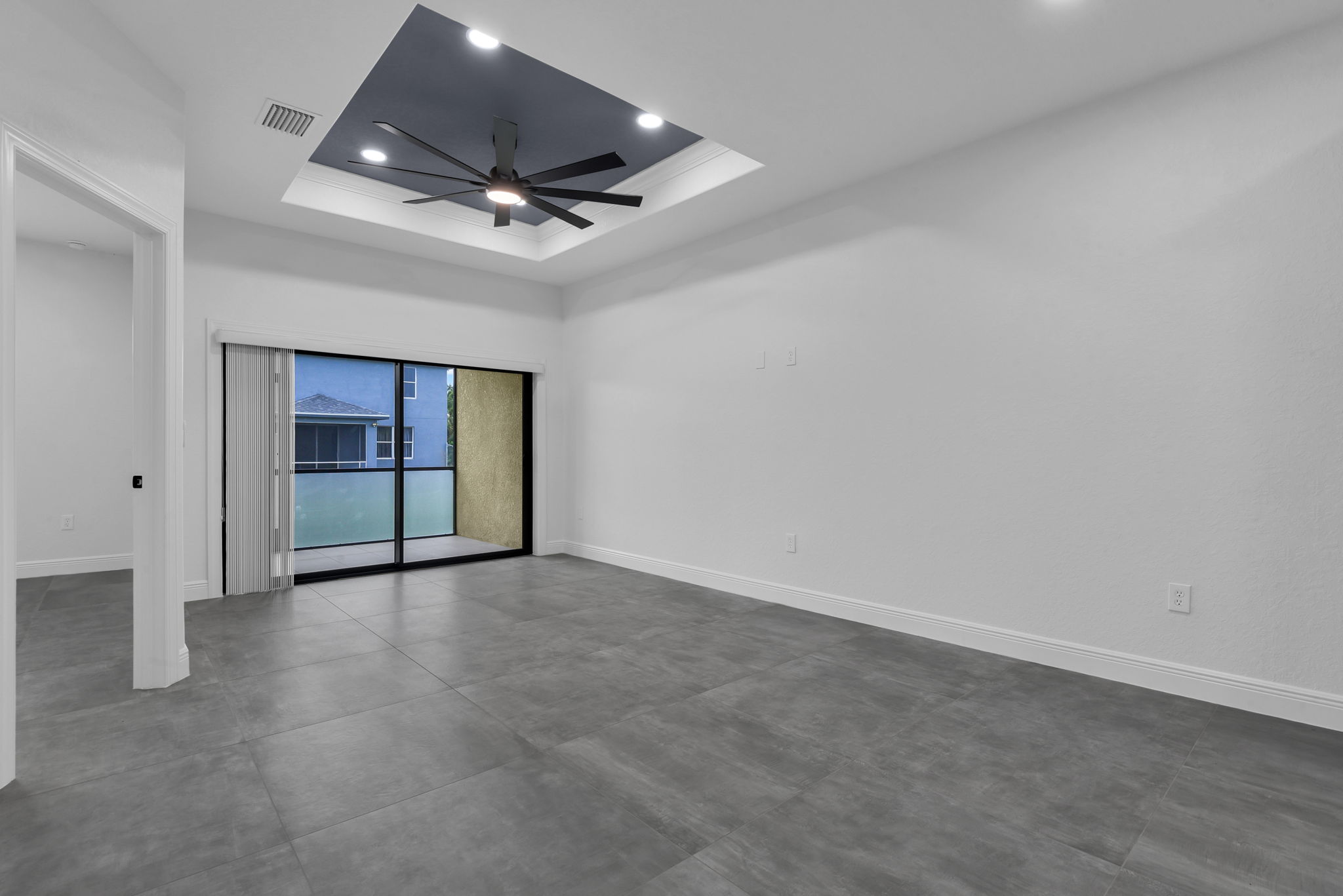 2625 Tray Ceiling In Great Room
