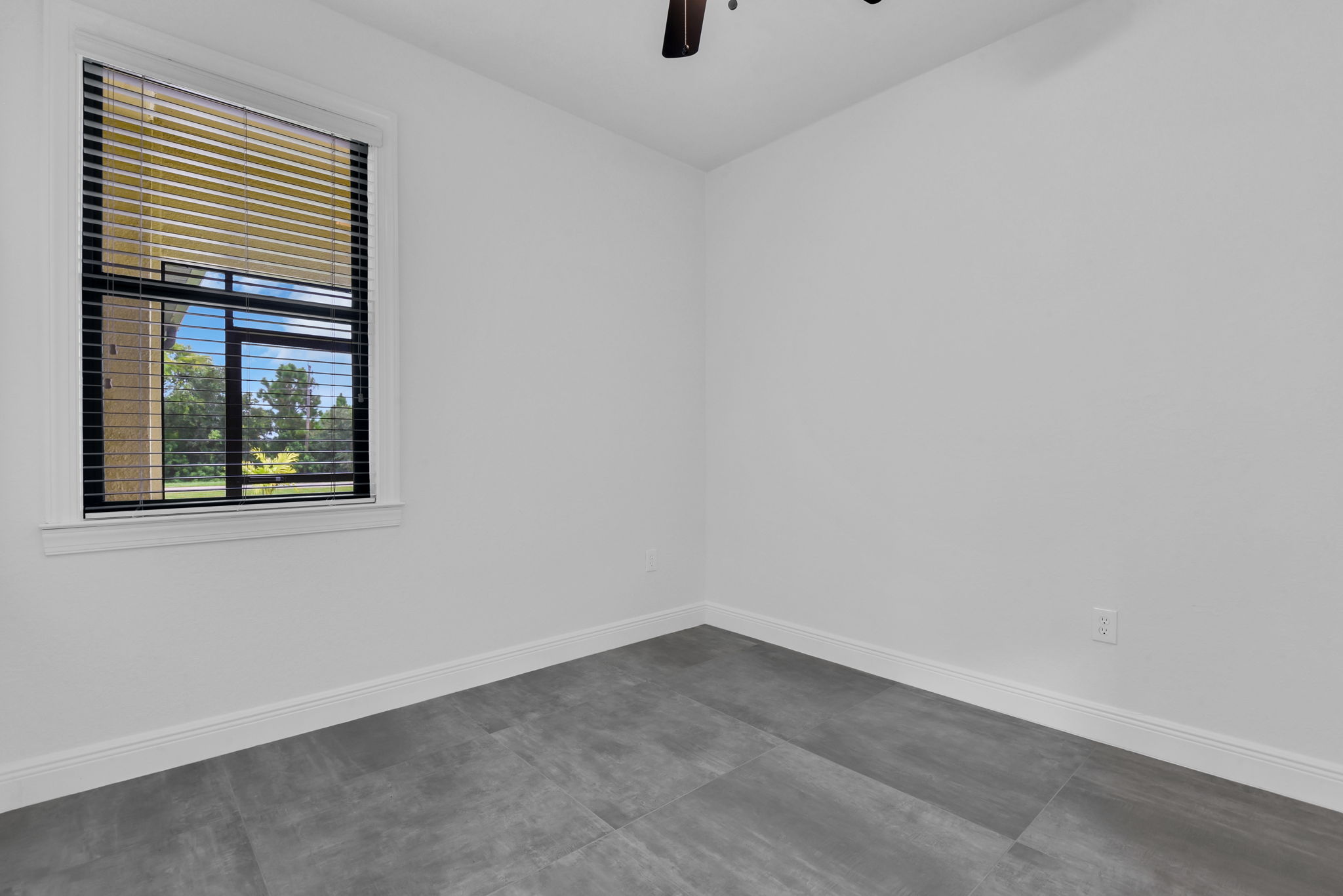 2625 Guest Room 1