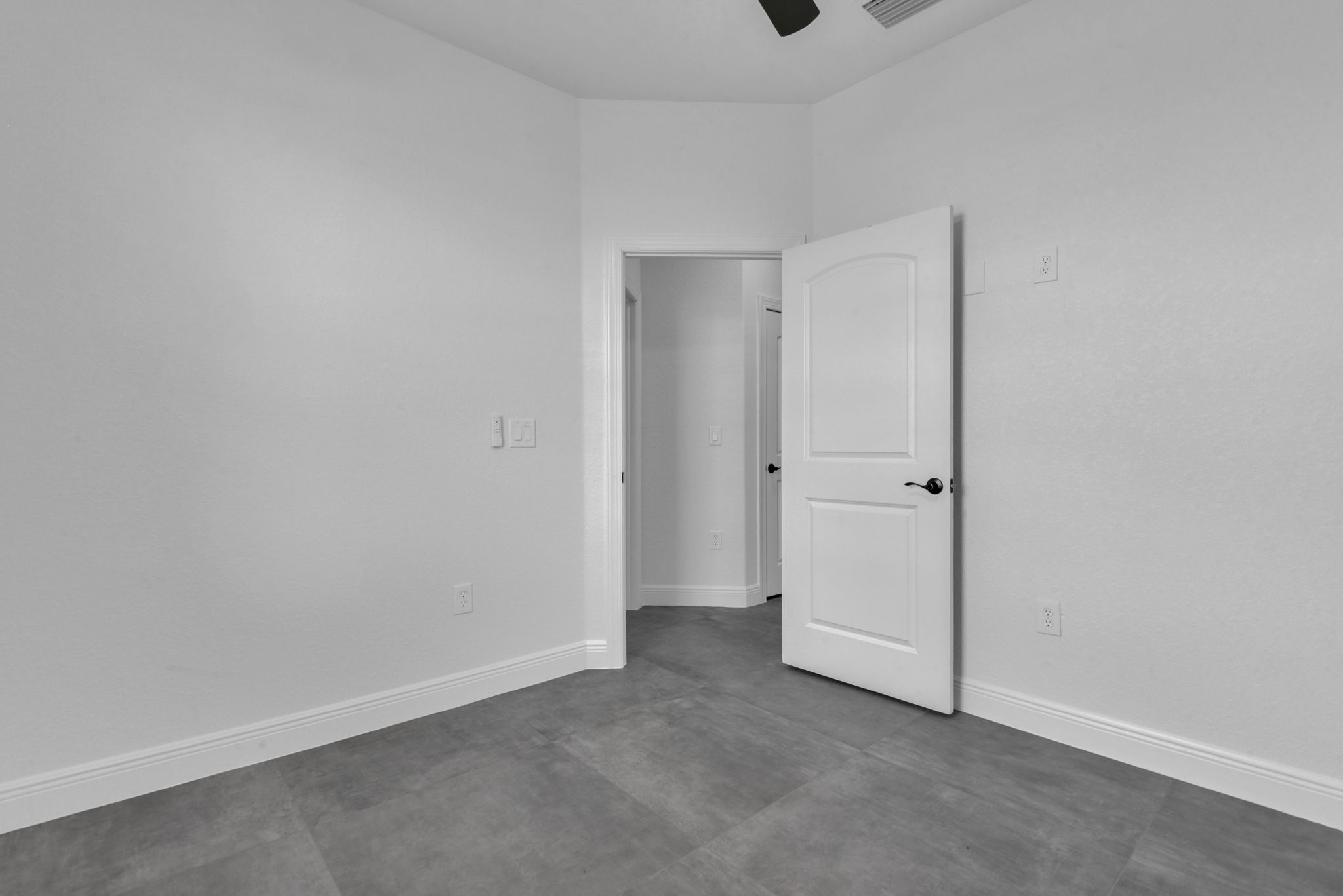 2627 Guest Room 1