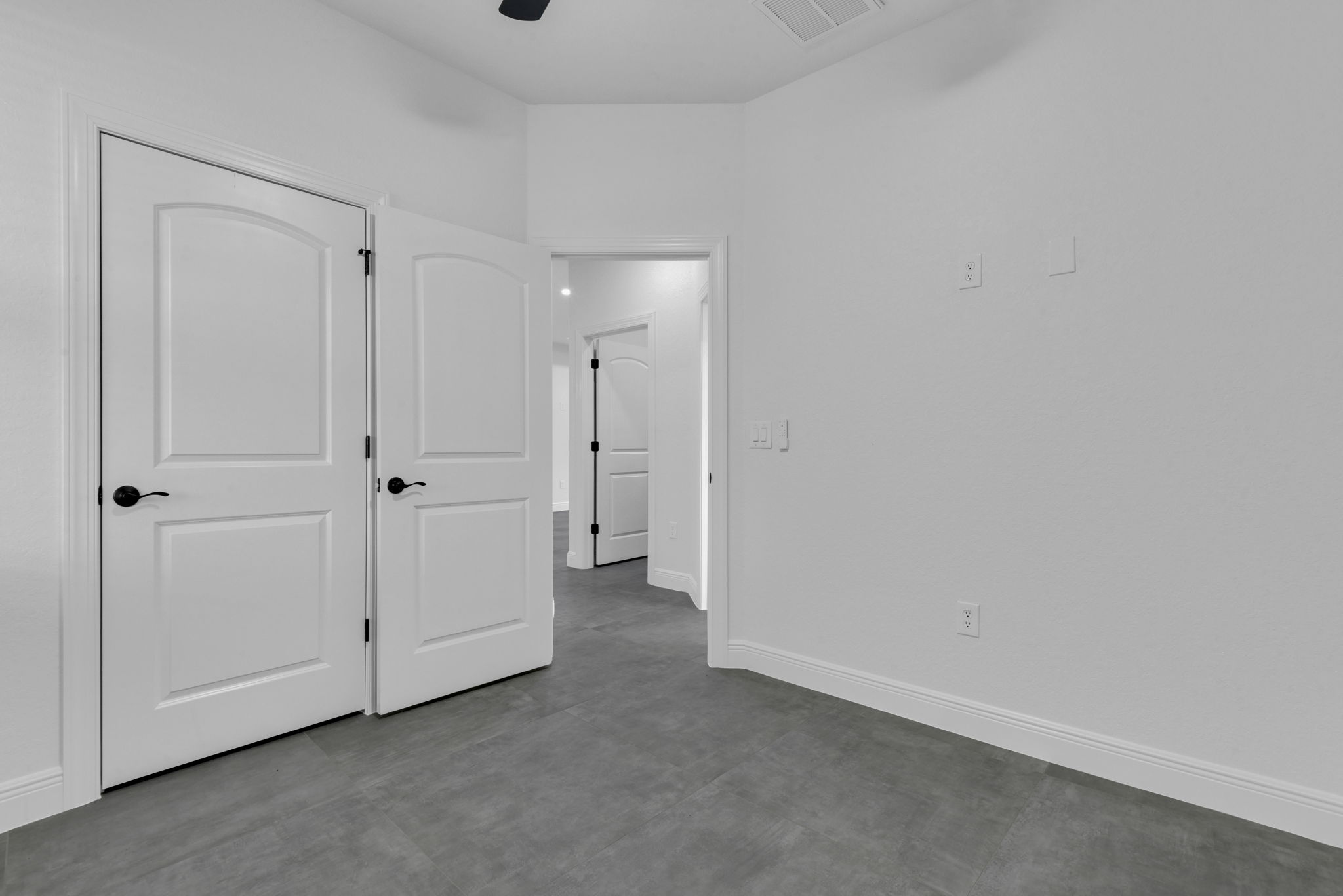 2627 Guest Room 2