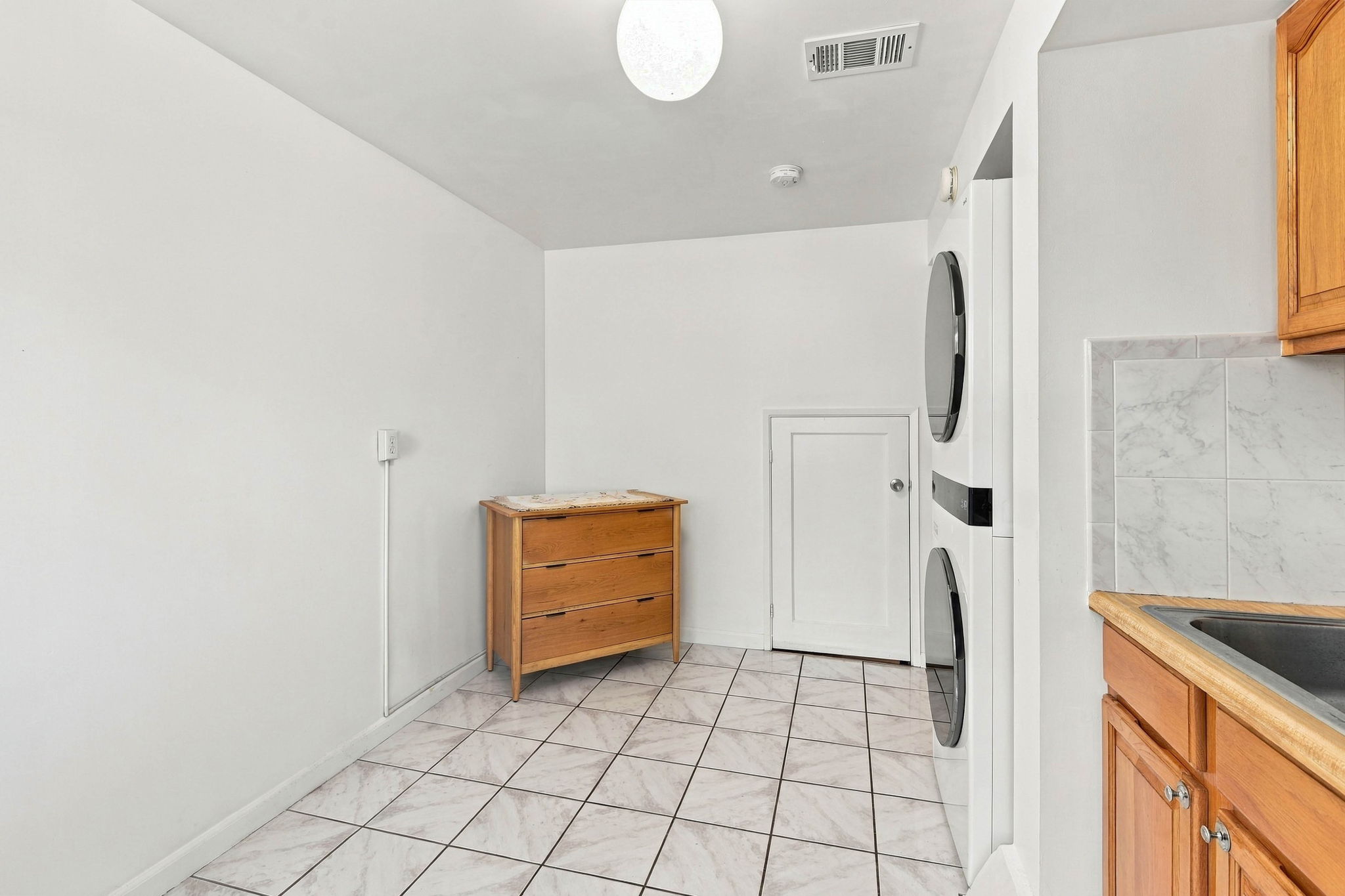 035_F8_2626 Wawona St