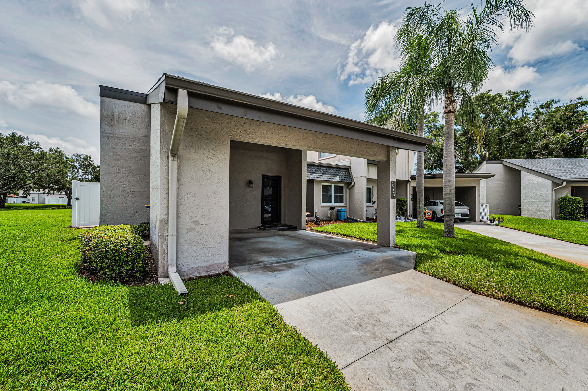 Front Exterior4