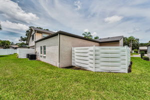 Rear Exterior4