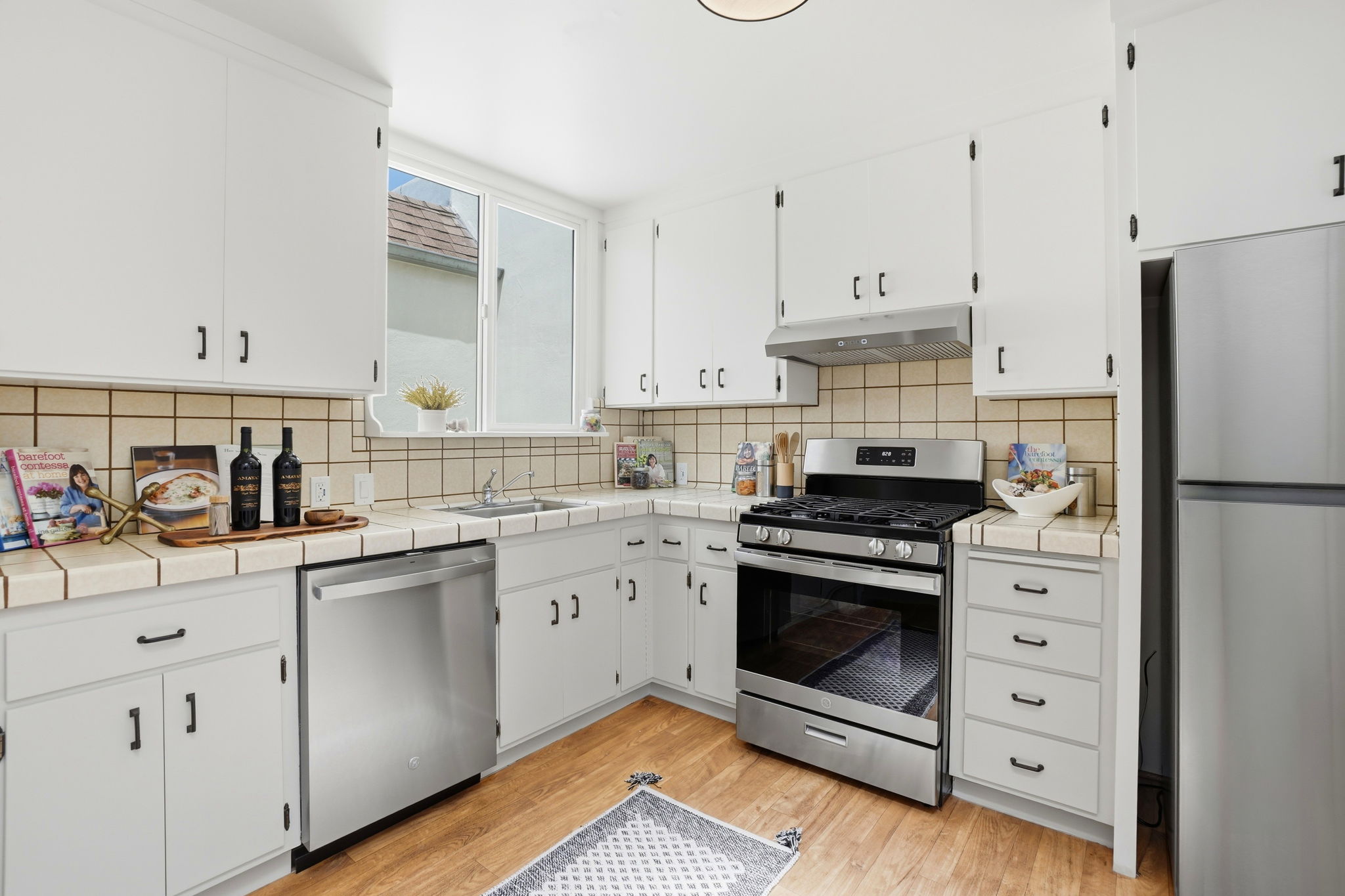 011_F8_2628 Yorba St
