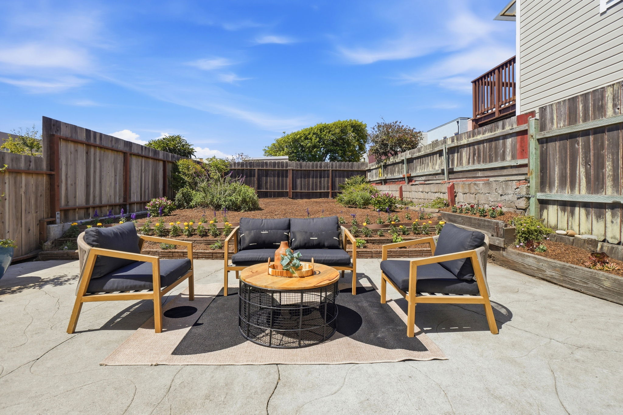 037_F8_2628 Yorba St
