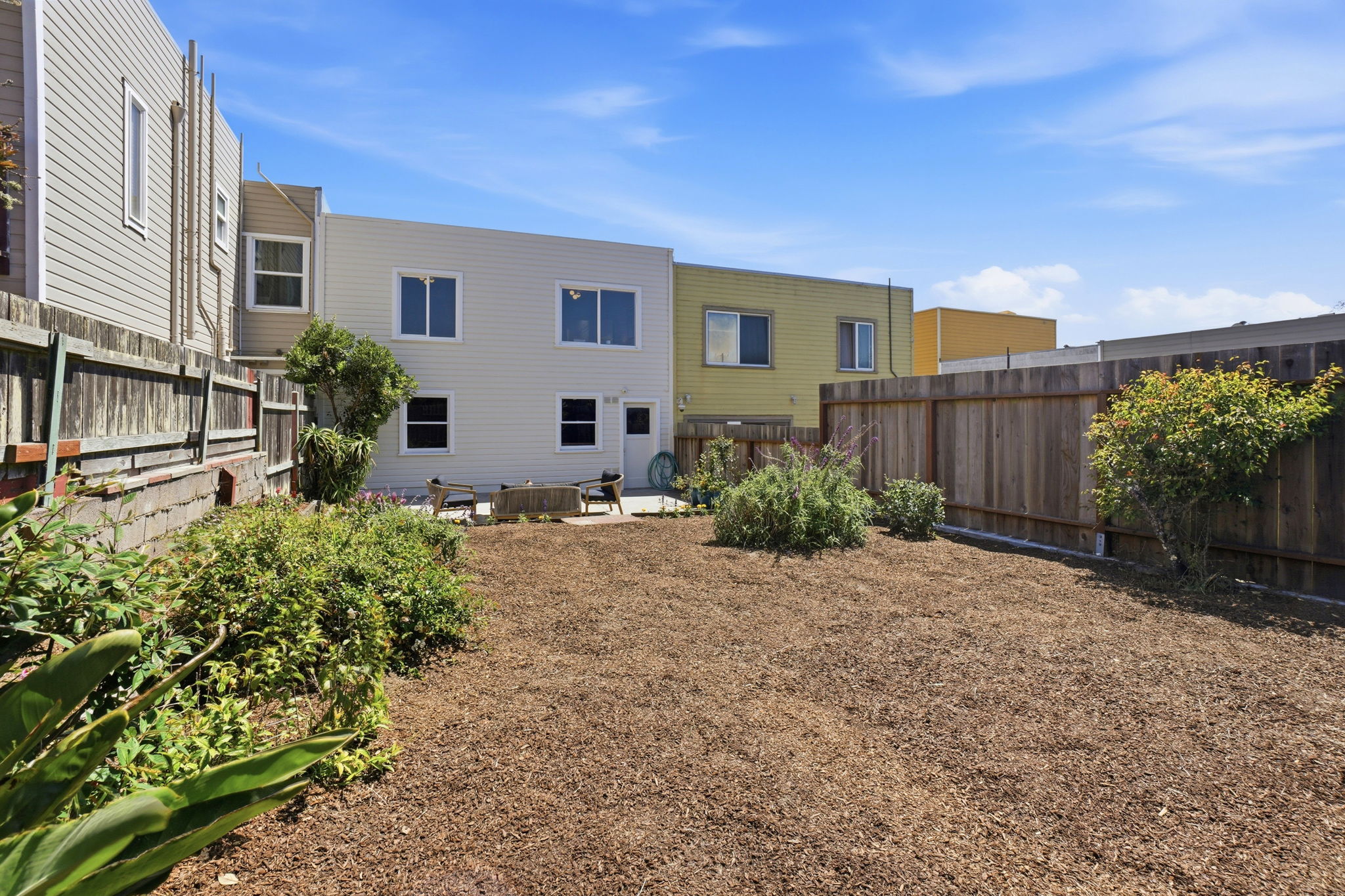 038_F8_2628 Yorba St