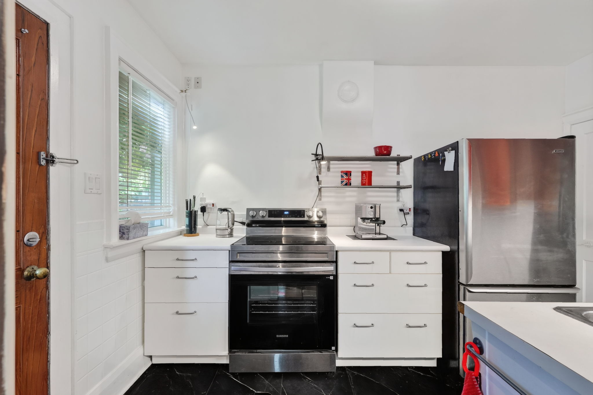 263 Lauder Ave Toronto, ON M6E 3H5